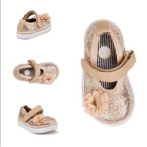 Wonder Nation Mary Jane Glitter Infant Gold Shoes with removable inserts. Size 5